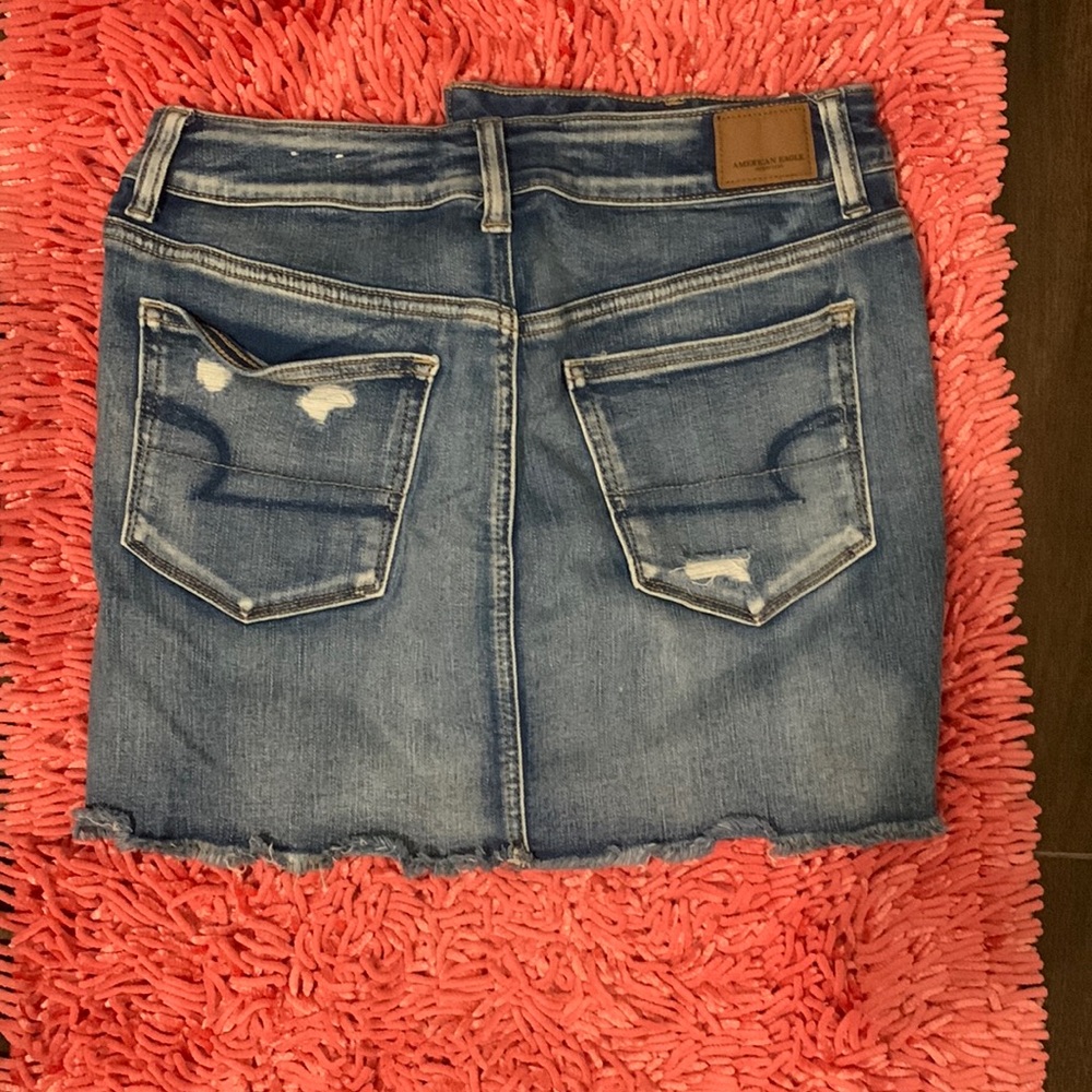 NWOT American Eagle 🦅 distressed skirt size 10.